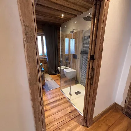Luxury Apartment *